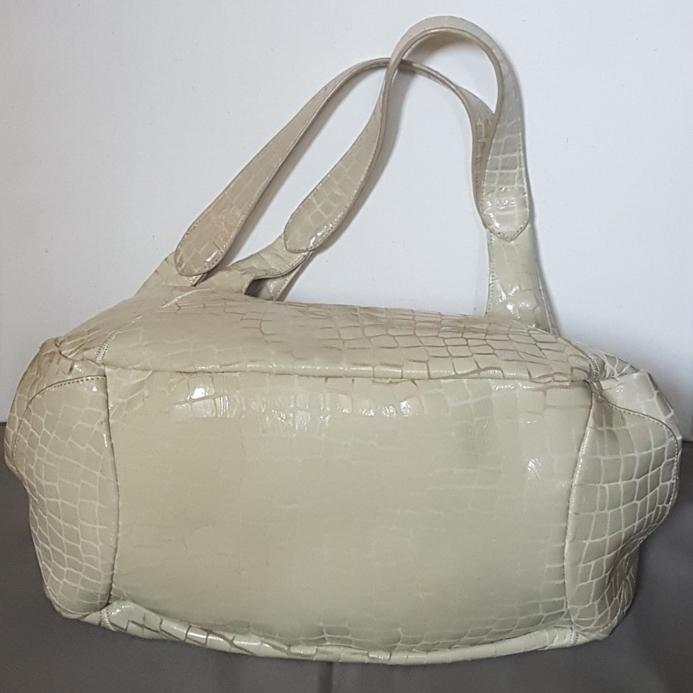 Handbag - Picture 3 of 8